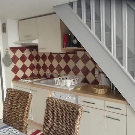 Duplex Pleine Vue Piscine A Pied 5 Minutes Internet Parking *